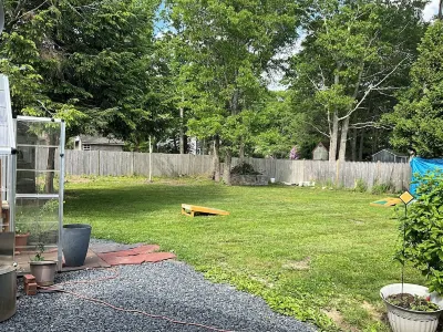 Charming 4-bedroom house with WiFi and AC in pleasant Sandwich Hotels near Sandwich Glass Museum