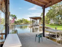 Hooked Up! Perfect Bay House with Dock - less than 1/2 mile walk from beach!