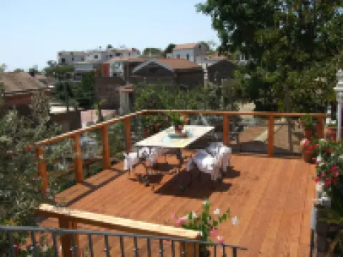 Apartment Ground, Sorrento Coast, with FREE swimming pool, parking, garden, WiFi