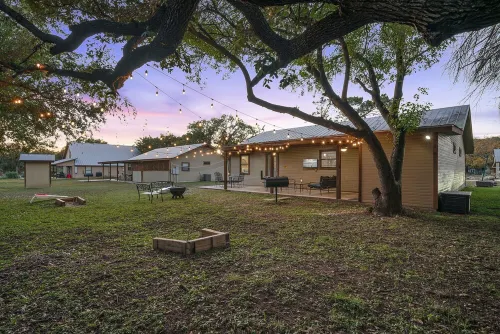 Rusty Cactus Cabin•Cntrl Location•LawnGames•Volleyball•FreeFrioAccess@Concan VIP