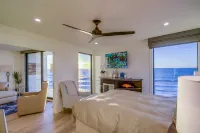 New Luxury Condo on Ocean Cliff, 2 Bedroom Suites, Full Kitchen, Living Room