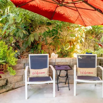 Rivendell Oasis-Peaceful garden setting with private hot tub close to waterfalls