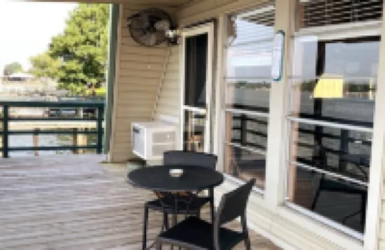 Cozy A-Frame Cabin on False River