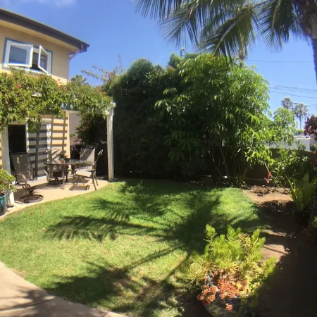 2-Blocks to Moonlight Beach, Private Yard, AC,  Bikes, over 300 5-Star Reviews