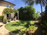 2-blocks to Moonlight Beach, Private Yard, AC,  bikes, Over 200 5-star reveiws 聖地亞哥恩西尼塔斯植物園附近的飯店