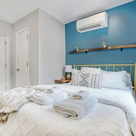 Cozy, dog-friendly, downtown
