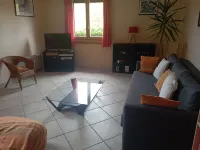 Grand Appartement Rez-de-chaussee Avec Jardin