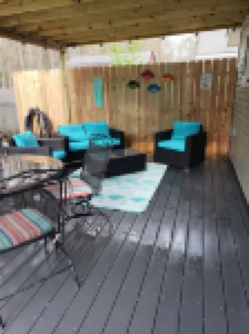 Beautiful newly remodeled cottage - Walk to strip, close to spire