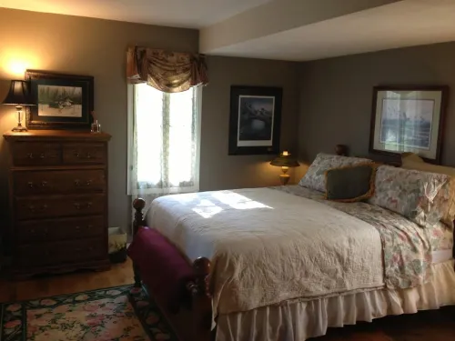 Breathtaking beach front, quiet area, close to amenities and attractions.