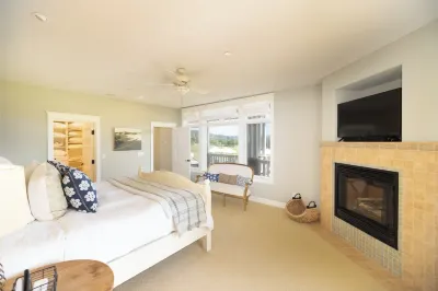 A peaceful Coastal California oasis and outdoor paradise. Pet friendly!