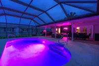 Palmasis Oasis - A Picturesque Luxury waterfront Getaway