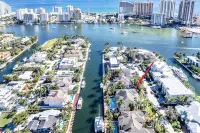 Casa Bella-Vita Luxurious Waterfront Living