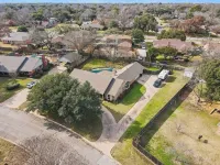 Cozy Pet-Friendly Retreat, Seasonal Pool & Fireplace, Sleeps 10 Hotels in Cleburne
