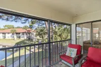 Peaceful Lakeview Condo • 2 Pools • Minutes to Img & Beaches - วิว