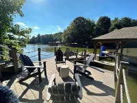 Waterfront Lake Norman - Sleeps 10, Hot Tub, 2kayaks, pedal boat, paddle board