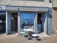 2 Bedroom in the Centre of Stonehaven with Seaviews, near the Beach & Harbour! Hotels in 