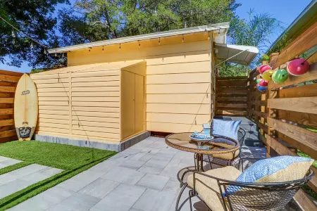 Private Surf Shack Less Than 5 Minutes to Indian Rocks BeachBikes Included!