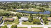 Charming & Comfy ~ Clean 5★ Location & Heated Pool Hotels in Cypress Lake