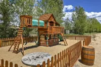 2 Kg Beds+ Walk to Ponds, Pool, Hot Tub&River. Short Drive to Rmnp & Winter Park