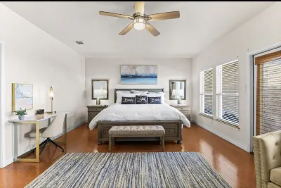 Newly updated- Mermaid Cove, Padre Island -Whitecap Beach - Across the Gulf!