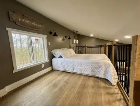 Tucked Away Treehouse- on the KY Bourbon Trail