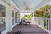 ★Beautiful Modern gated Vacation Oasis★ Private pool & patio close to activities