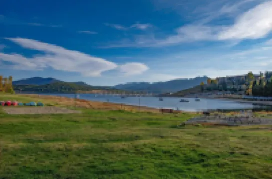 Lakeside One-Bedroom with Balcony/Views! Close to Keystone.