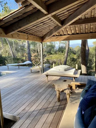 Magnificent architect-designed house in the pines overlooking Pic sur Loup