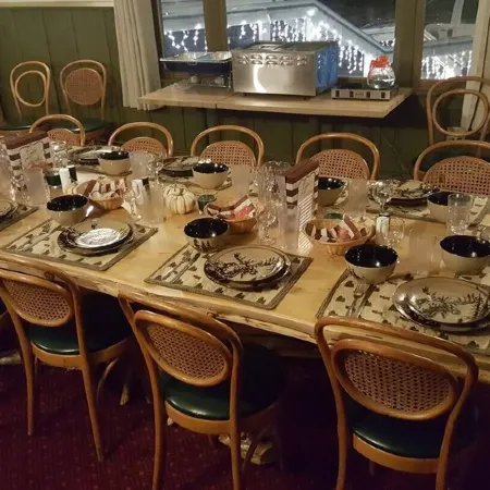 Moose Creek Lodge Great for Large Groups! Отели в г. Юстис