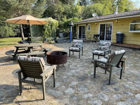 Shelley's Retreat, entire house & efficiency suite