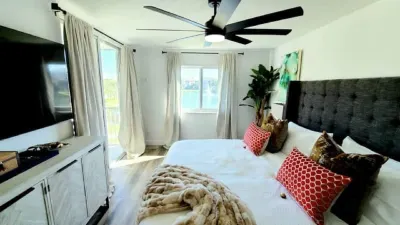 POSHPADZ Villa Del Sol Walk to Jupiter Beach Hotels near Uptown Paint And Sip Studios