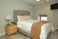 Beautiful 3 bed 2.5 bath condo w/pullout sofa in downtown Utica Hotels in 