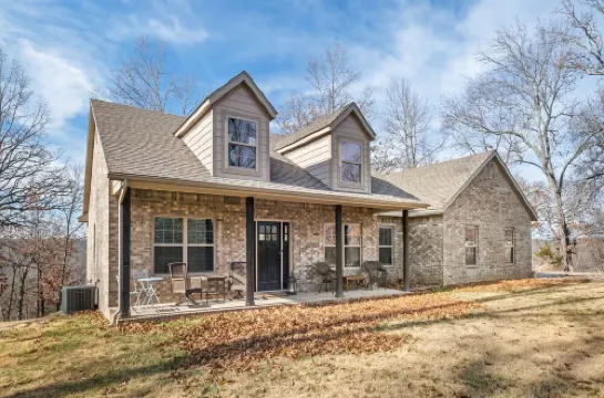 Hickory Hill Haven: Waterfront - Hot Tub - Fire Pit - Relax