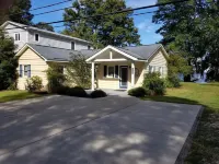 Pappy's Pool Lake: A  1650 Sqft with Pier,  Boat Ramp, Screened Porch,Lakeside.