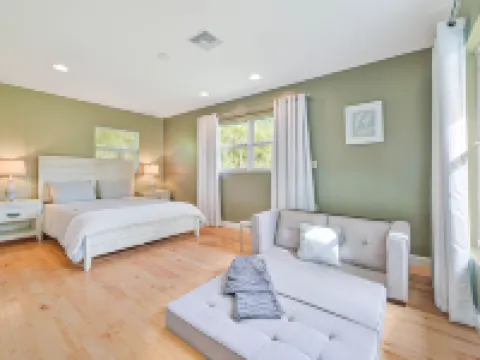 LaBelle Vie, "Riverfront Serenity Bamboo Trails on 3+ acres. Hotels in Hendry County