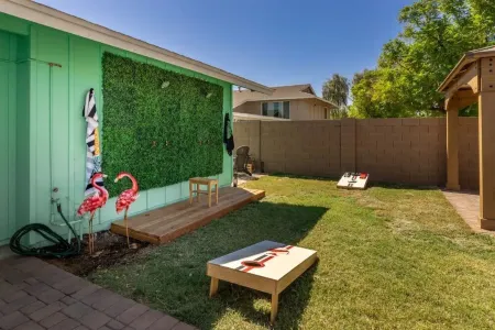 Heated Pool/Hot tub in heart of Tempe/ASU/Scottsdale Отели рядом с достопримечательностью «Painting with a Twist»