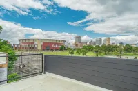 Rooftop Patio / 3 Mins to Downtown / Stylish House