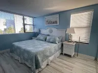 Key Largo Getaway - Remodeled Condo w/ Sunset Views & Optional 25’ Boat Slip Hotels near Phantom Fireworks of Key Largo