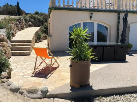 Appartement Dans Havre de Paie Avec Grande Piscine et vue Imprenable Отели в г. Ллоро