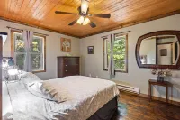Woodsy/Modern Cabin, Big Views, Firepit, Close Hikes, Wifi, 12 Min to Br,