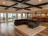 Spacious Bayside Retreat in Door County. All the views and not the traffic.
