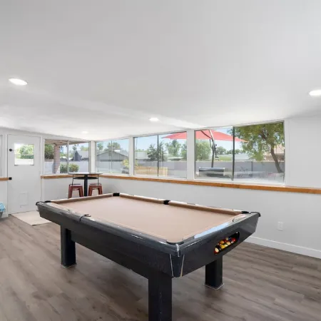 Private Heated Pool, Ping Pong and Billiards, Full Coffee Bar, near ASU