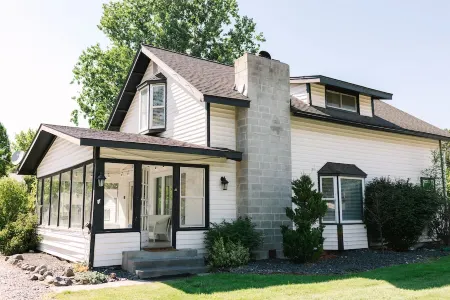 The Kennewick Cottage