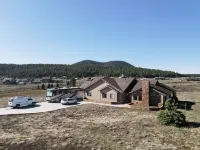 Mountain Shadows Single Story - 2 Acre Fenced Yard