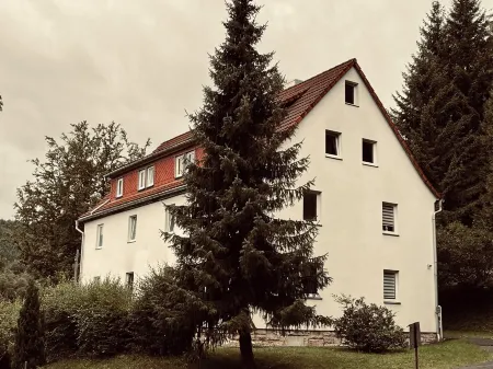 Modern maisonette apartment for 6 people with great views in the middle of nature Отели в г. Флох-Зелигенталь