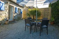 Stone house near beach between Crozon and Camaretbed and toilet on ground floor Hotels near FunPark Crozon