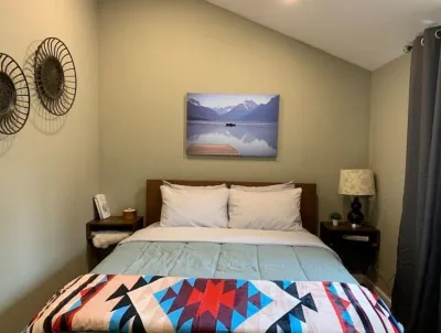 Upscale lodging next to Glacier NP North fork unit Hotels in der Nähe von Glacier-Nationalpark