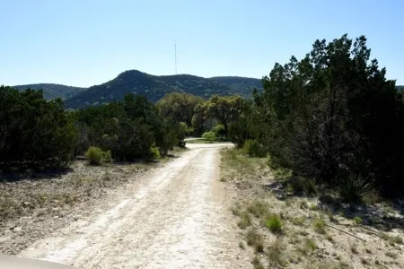 Cherry Creek Cabin Secluded on a Private Rranch Отели рядом с достопримечательностью «Парк штата Гарнер»