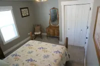 Downtown Fruita! Modern 3-BR home with master suite & locked bike storage Hotels in Fruita