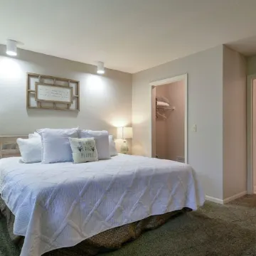 Waterfront Condo - Perfect for Families, Fishers & Golfers